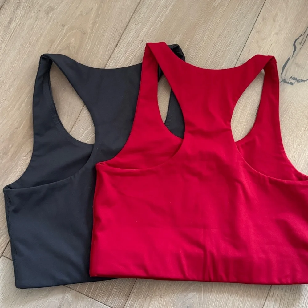 Girlfriend Collective set 2 bras Red and Gray size medium